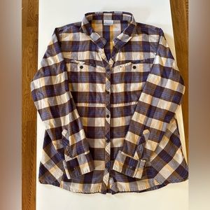 Columbia long sleeve button up casual shirt
